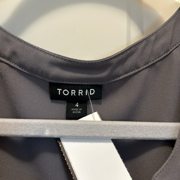 Gray color blouse/tunic from Torrid.  Soft material machine washable. - Picture 5 of 5